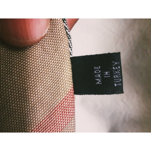 - BURBERRY MAGGIE KNOT METTALIC LAMBSKIN LTH… - Picture 11 of 15